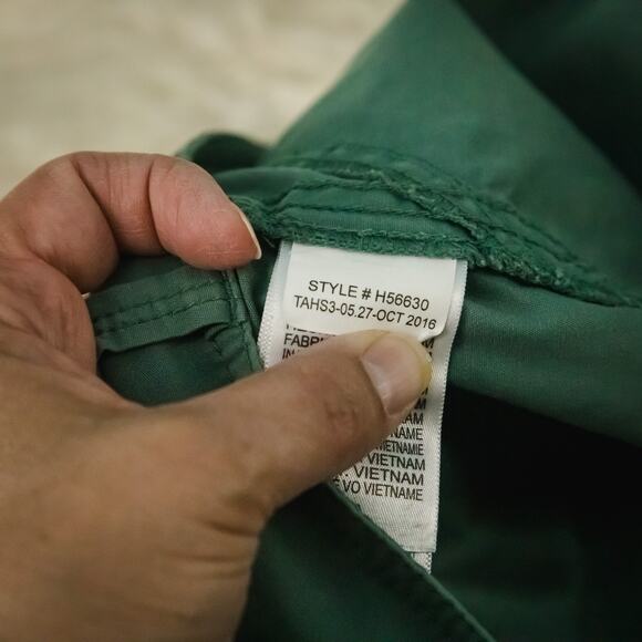 Marmot Size 6 Green Button Zip Convertible Roll Hem Active Outdoor Nylon Pants - Picture 8 of 10